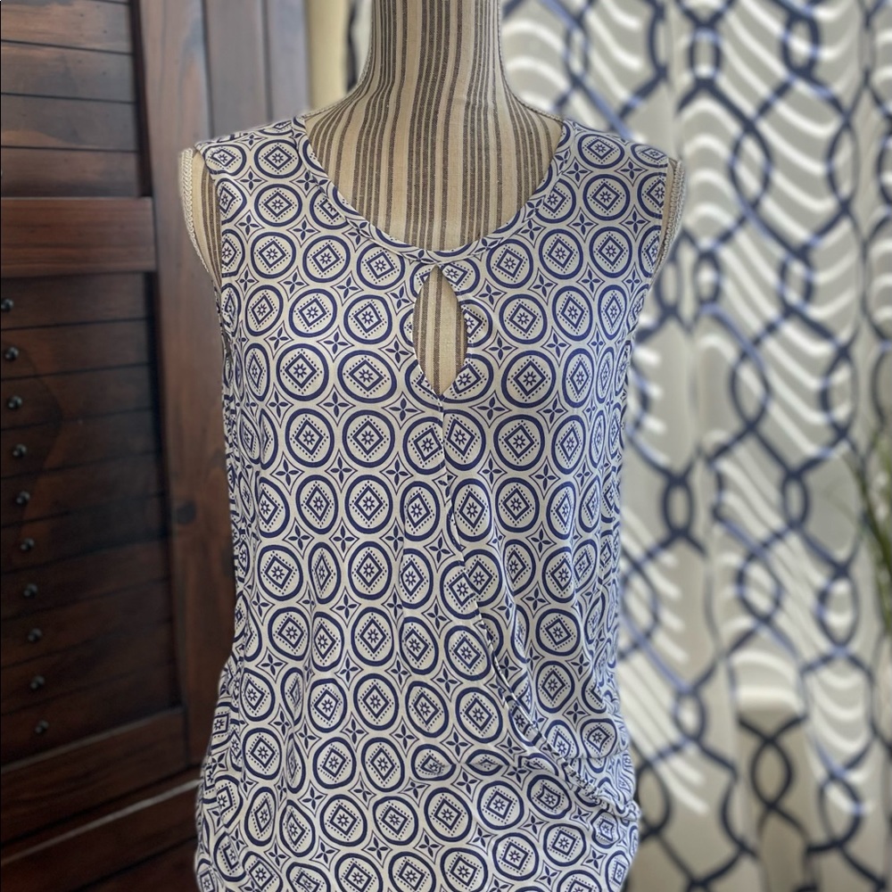 CAbi Blue and white medallion keyhole top -small